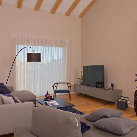 Enticing Holiday In With Jacuzzi Tatil Evi Brtonigla