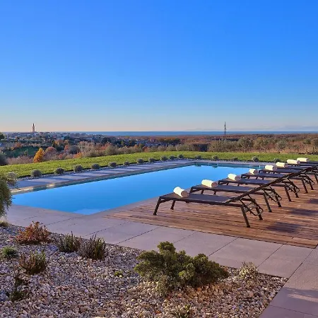 Enticing Holiday In With Jacuzzi Tatil Evi *
