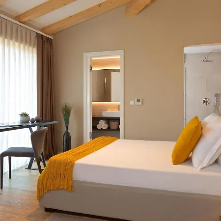 Enticing Holiday In With Jacuzzi Tatil Evi