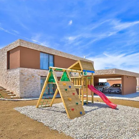 Tatil Evi Enticing Holiday In With Jacuzzi Brtonigla