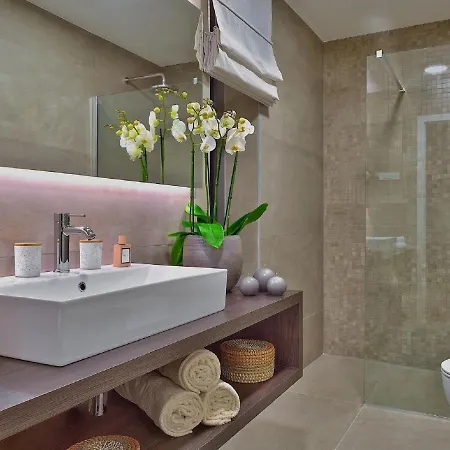 Tatil Evi Enticing Holiday In With Jacuzzi Brtonigla