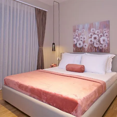 Enticing Holiday In With Jacuzzi Tatil Evi