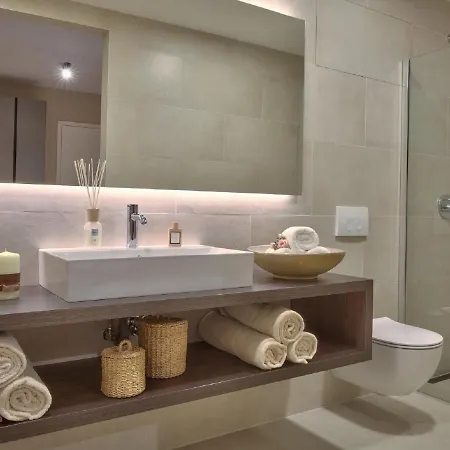 Enticing Holiday In With Jacuzzi *